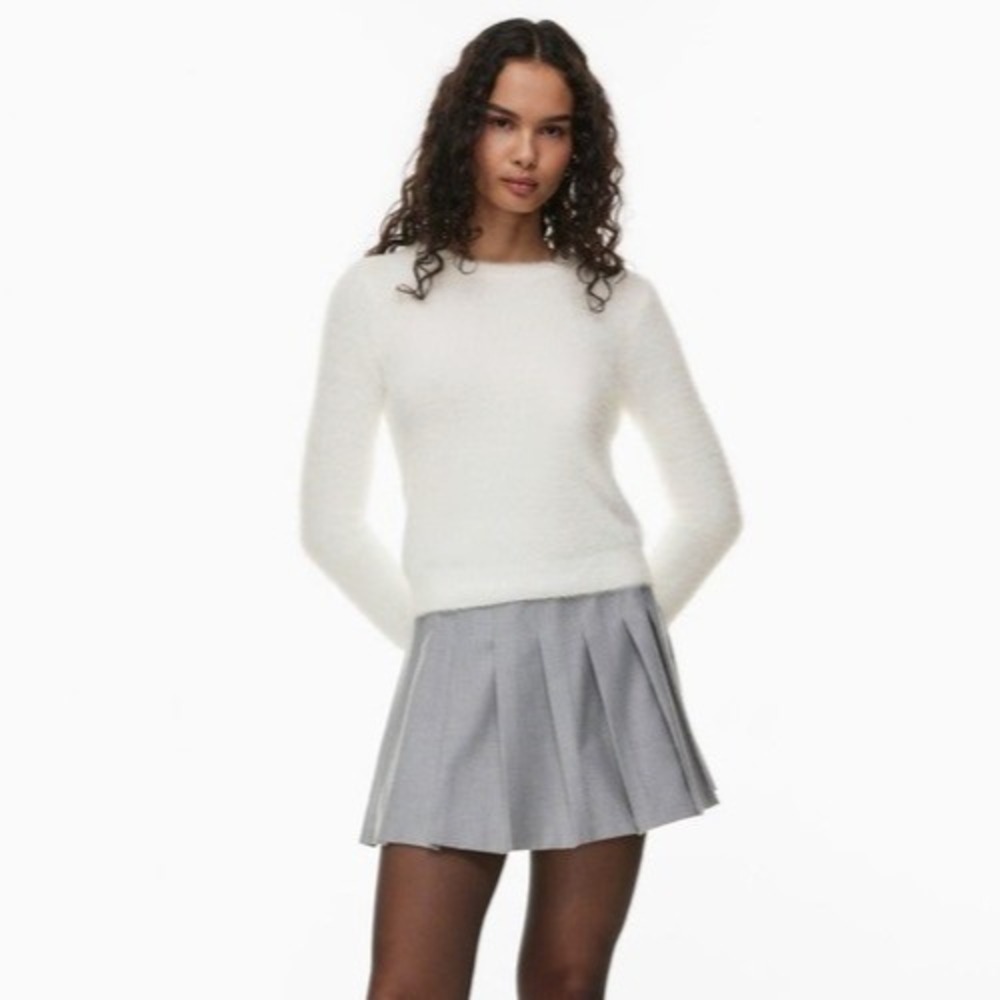 Aritzia Sunday‎ Best White Fuzzy Kitten Sweater Sz M Super Soft!